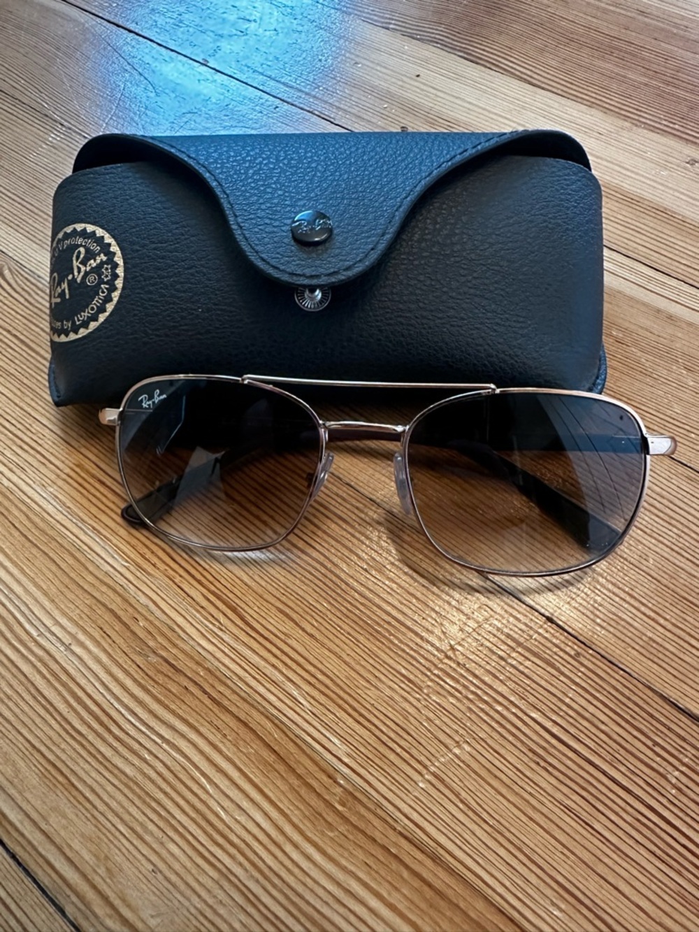 Ray-Ban, women’s sunglasses, great condition